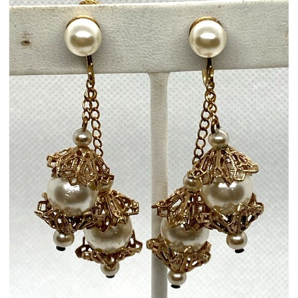 Vintage Gold Tone Filigree Faux Pearl Dangle Drop Earrings‎ Screw Back Ornate - Picture 1 of 9